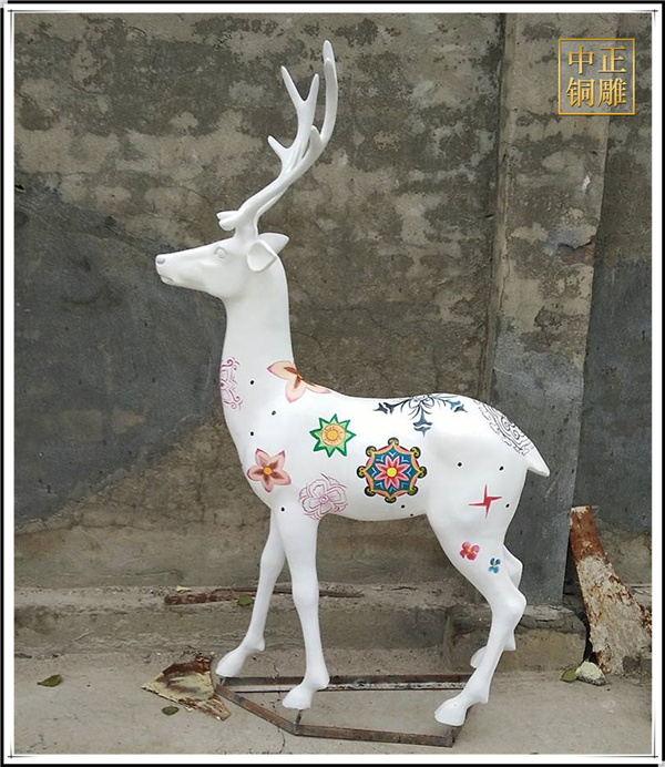 玻璃鋼彩繪雕塑.jpg 玻璃鋼彩繪雕塑.jpg