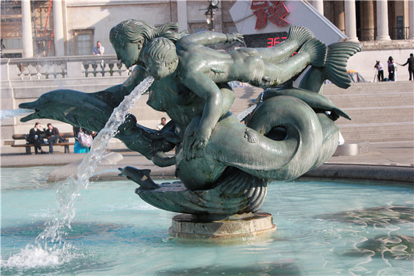 廣場(chǎng)銅噴泉.jpg 廣場(chǎng)銅噴泉.jpg