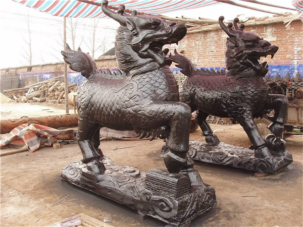 生產(chǎn)銅麒麟.jpg 生產(chǎn)銅麒麟.jpg