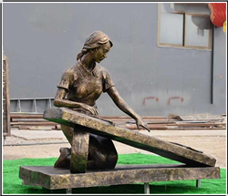 校園彈古箏人物銅雕塑 校園彈古箏人物銅雕塑