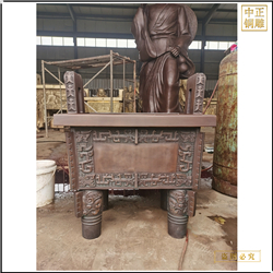 廣場大型黃銅鼎 廣場大型黃銅鼎