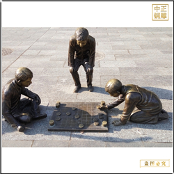 小孩下棋人物銅雕塑 小孩下棋人物銅雕塑