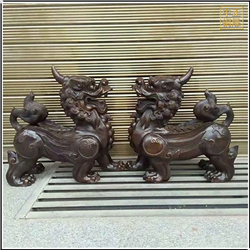 一對(duì)小型銅獬豸雕塑擺件 一對(duì)小型銅獬豸雕塑擺件