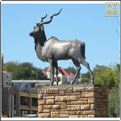 鑄銅關(guān)公 銅羊雕塑景觀(guān)雕塑