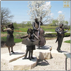 廣場演奏人物銅雕塑 廣場演奏人物銅雕塑