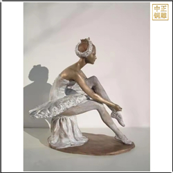 鑄銅關(guān)公 芭蕾舞女孩穿鞋雕塑