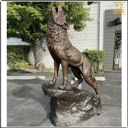 鑄銅關(guān)公 沖天吼叫銅狼雕塑