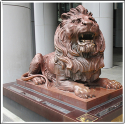 門上的銅獅子 門上的銅獅子